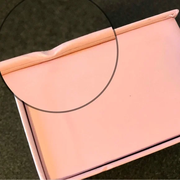 NEW IN BOX Bomb Party Reign Bella’s Luxe Earrings - Unicorn - Only 1 of 250 made - Picture 9 of 10